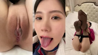 高颜值身材极品牙套空姐穿着制服丝袜干被操的表情很丰富